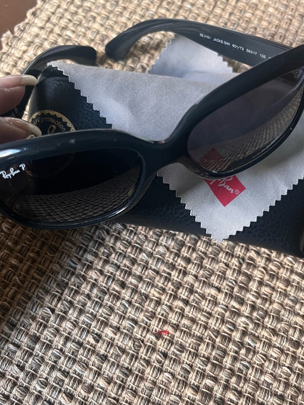 Ray-Ban Women’s Black Gloss Oversized Polarized Sunglasses - Picture 7 of 9